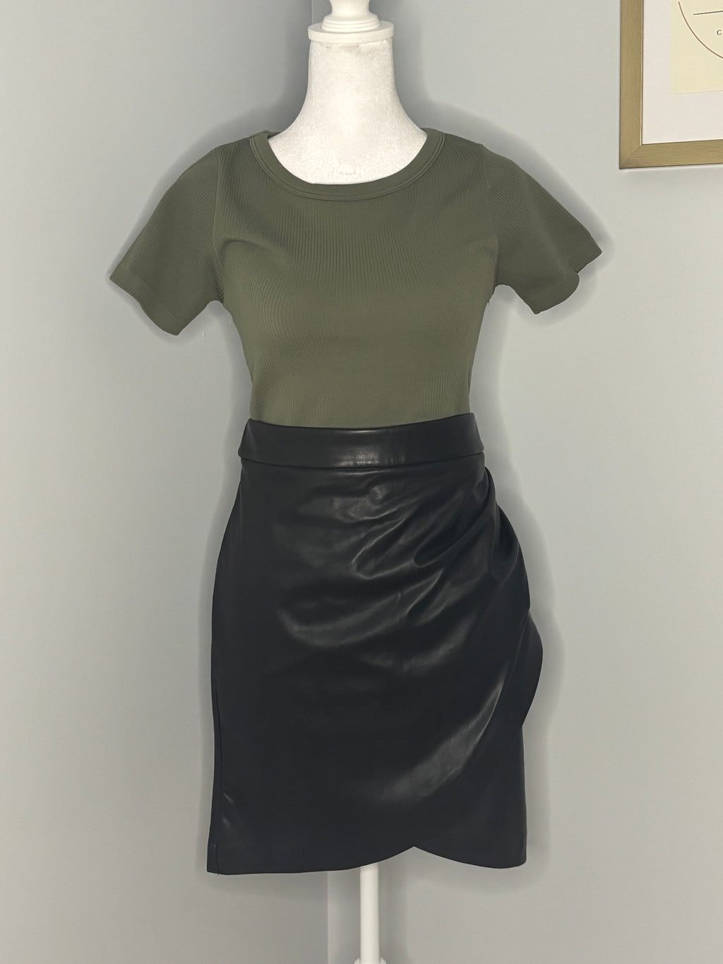 Dynamite Faux Leather Ruched Mini Skirt | Size Medium