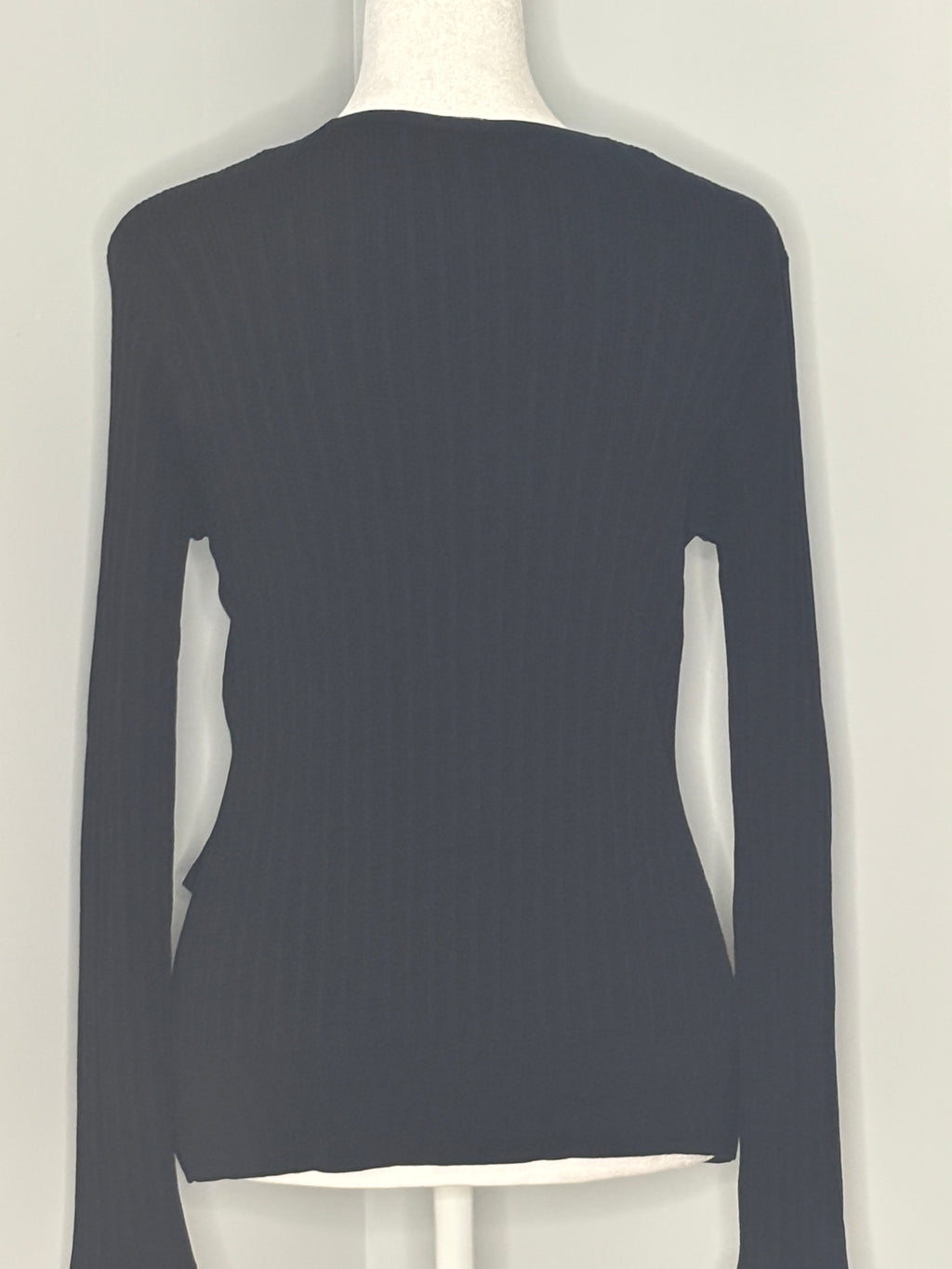 Melanie Lyne Black Fine-Knit Top | Size Medium