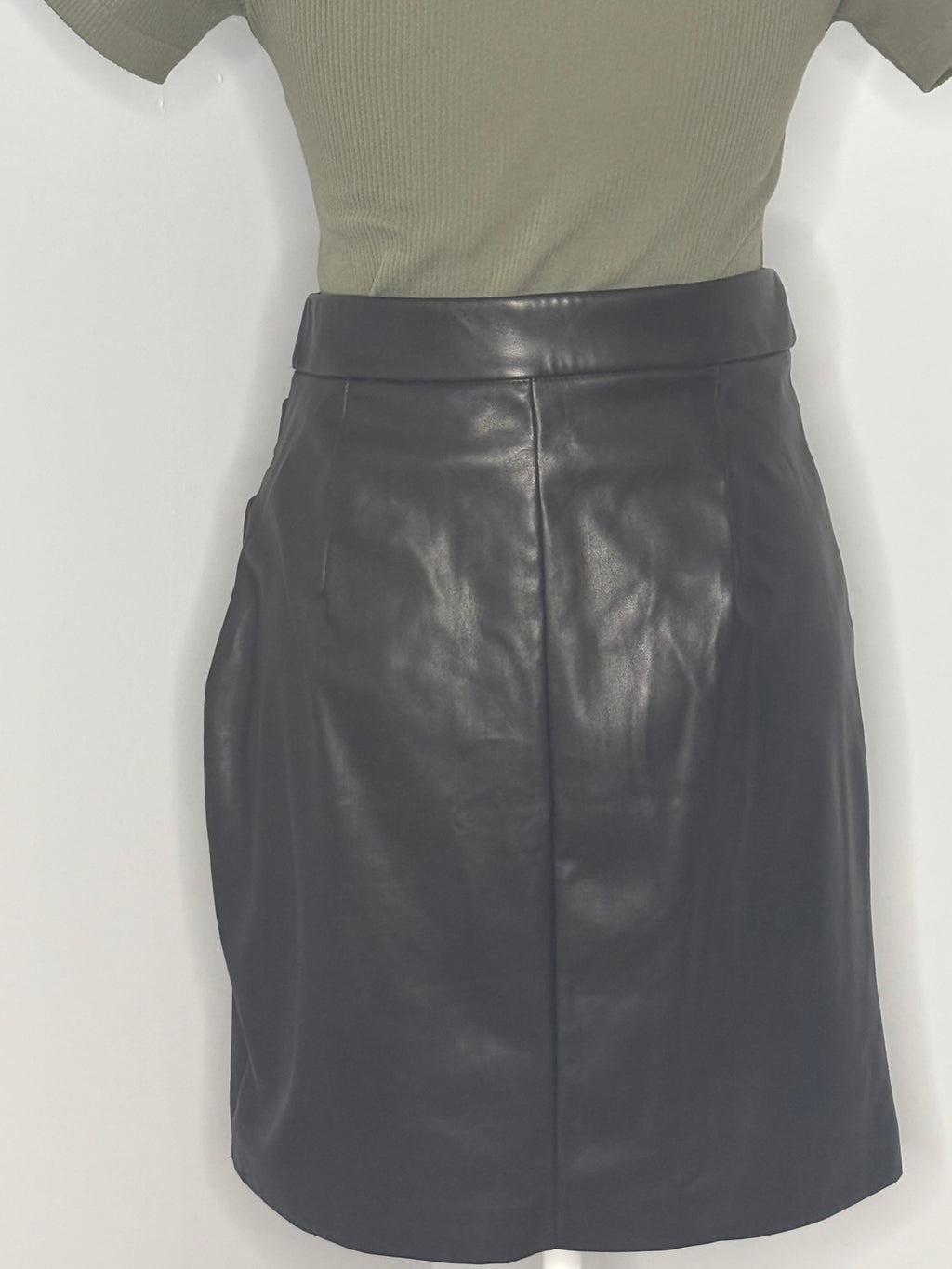 Dynamite Faux Leather Ruched Mini Skirt | Size Medium