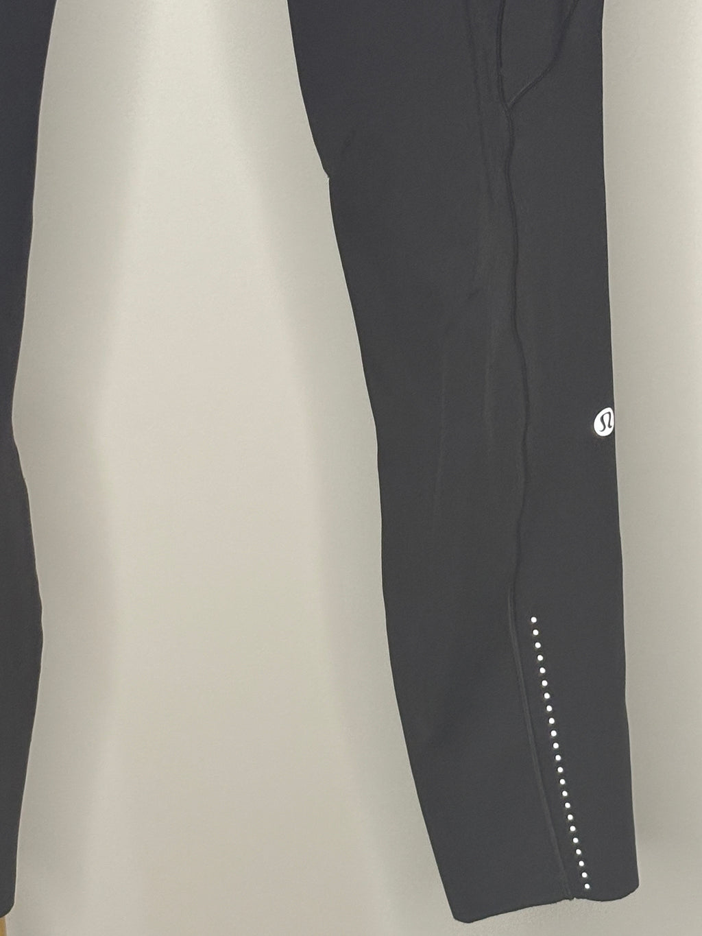 Lululemon Performance Crop Leggings with Side Pockets | Size 8