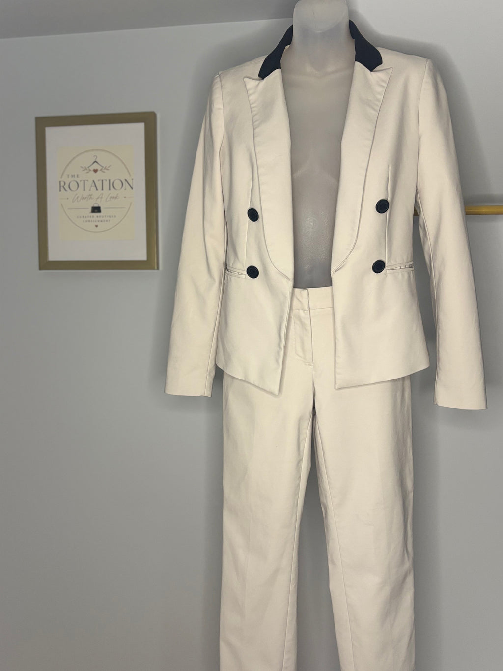 Classic Cream Blazer & Trouser Set with Black Accents  Jacket size 2 Pants size 0