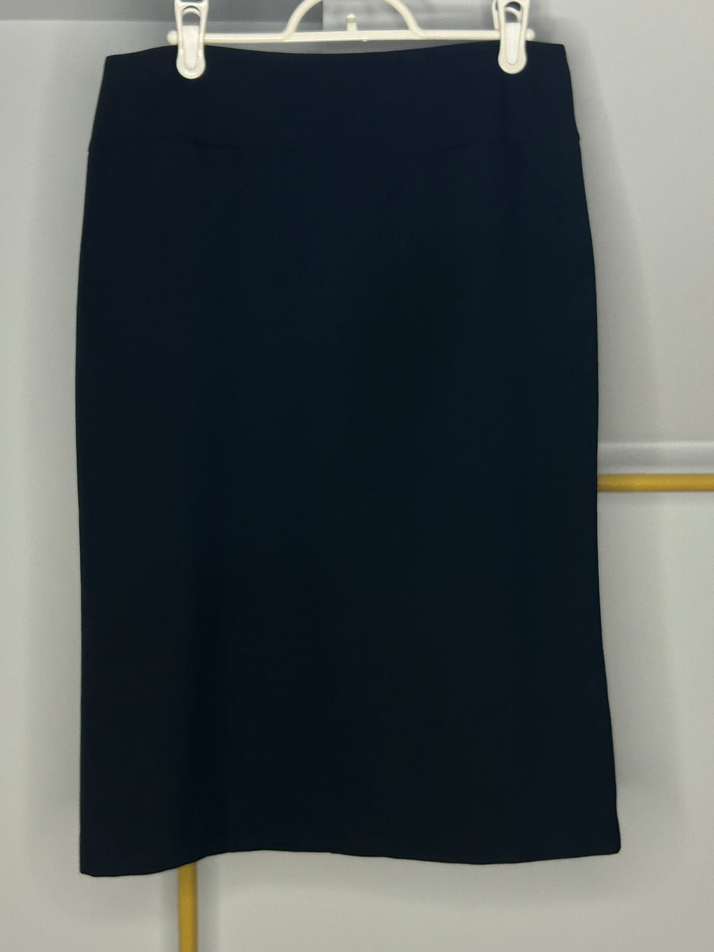 H&M Classic Black Pencil skirt