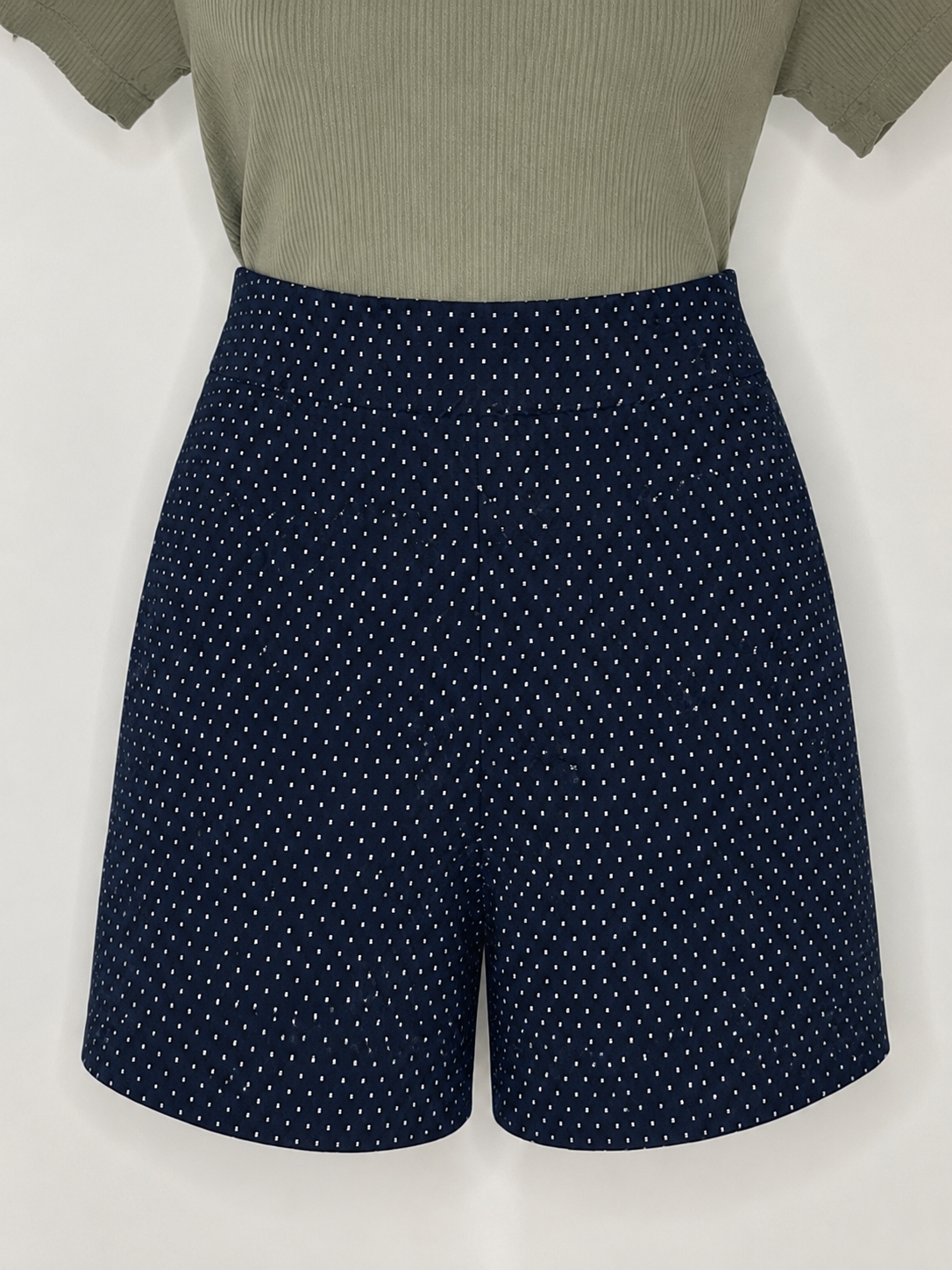 Hilary Bradley Navy Polka Dot Pull-On Shorts – Size 10