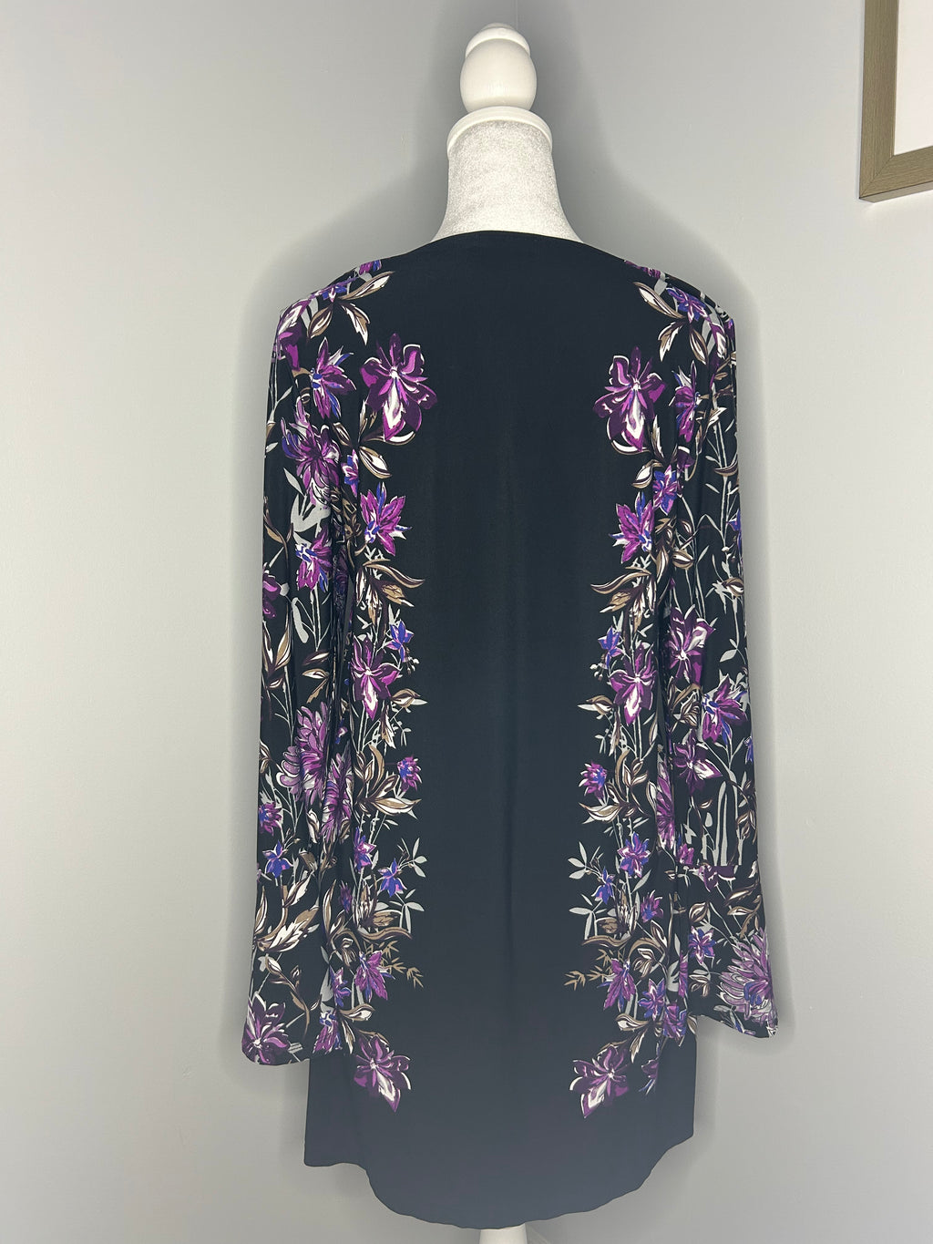 Ricki's Floral Tunic – Size Medium