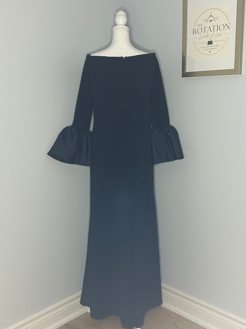 Betsy & Adam Black Off-the-Shoulder Gown Size: 14
