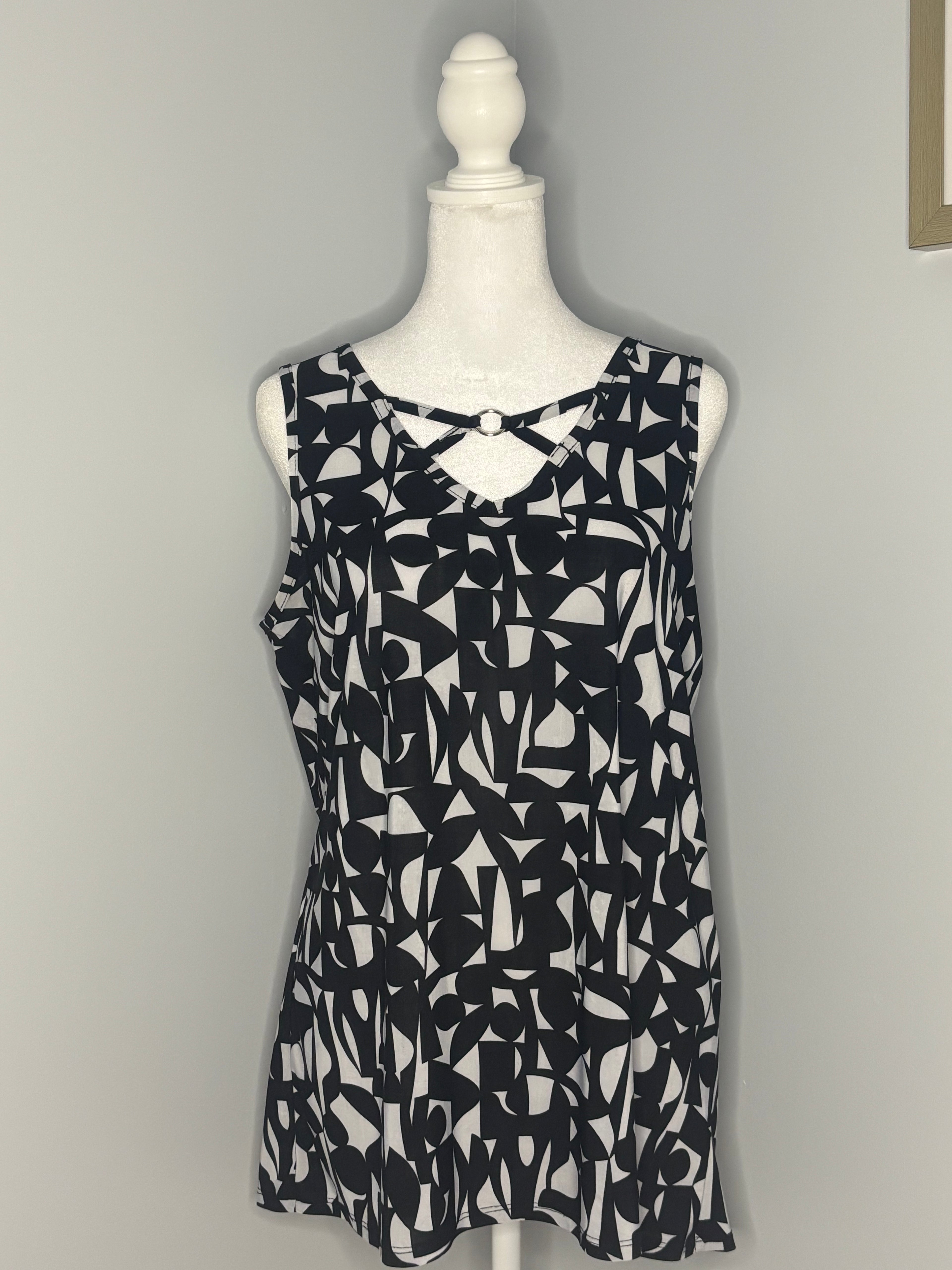 Lily Morgan Black & White Top