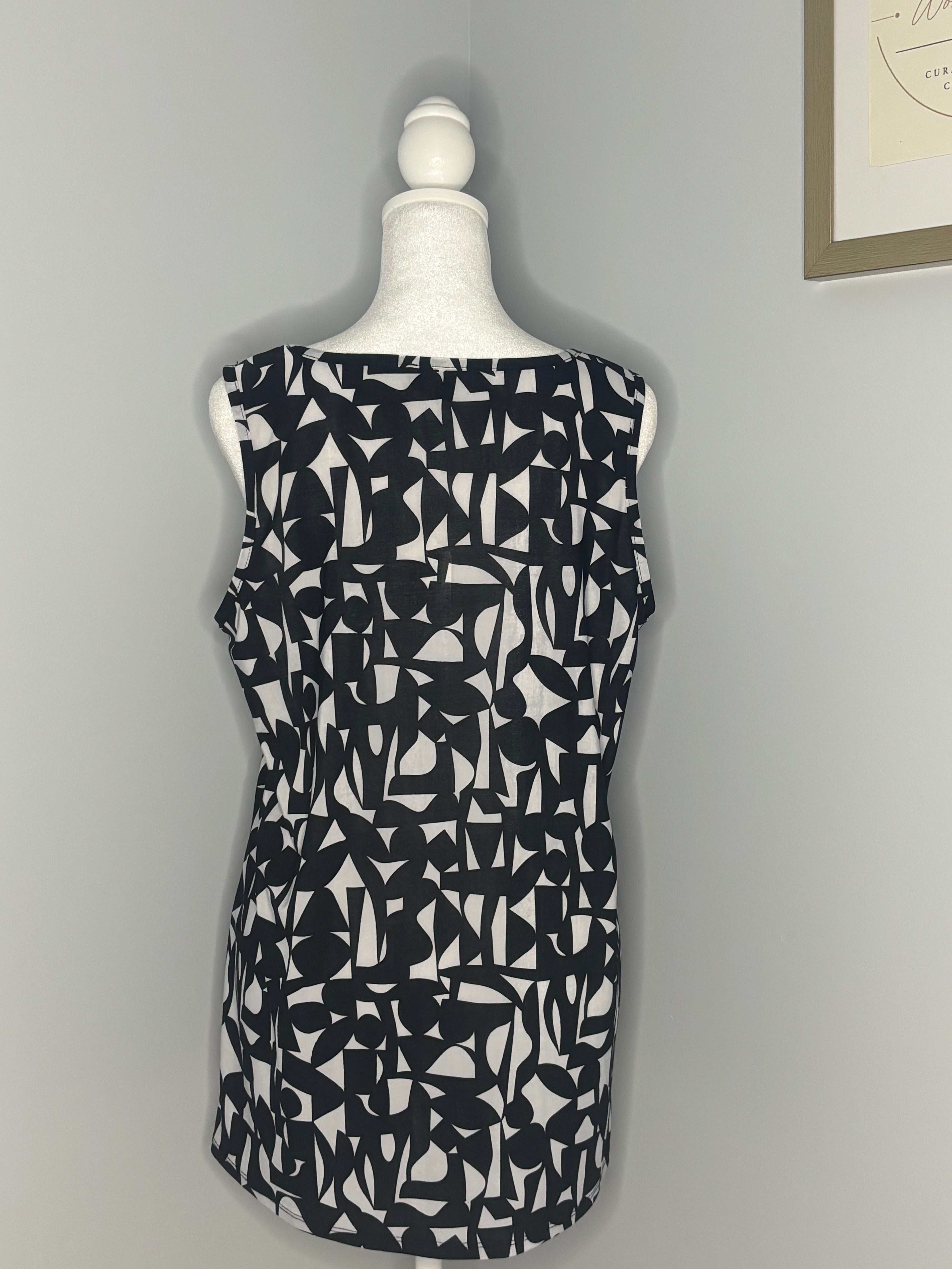 Lily Morgan Black & White Top
