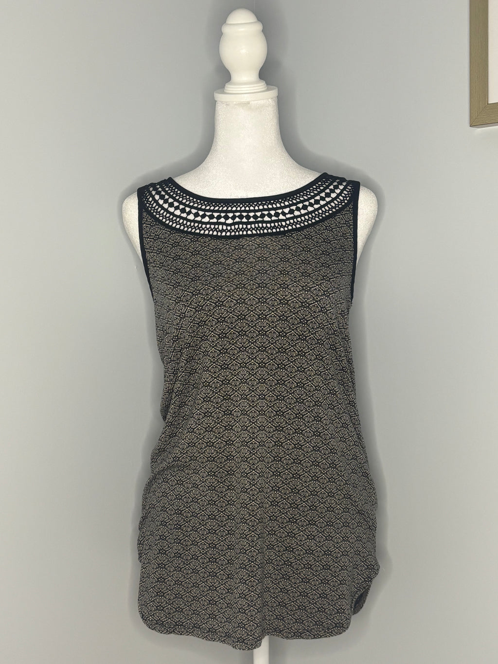 Reitman's Crochet Neck Sleeveless Top