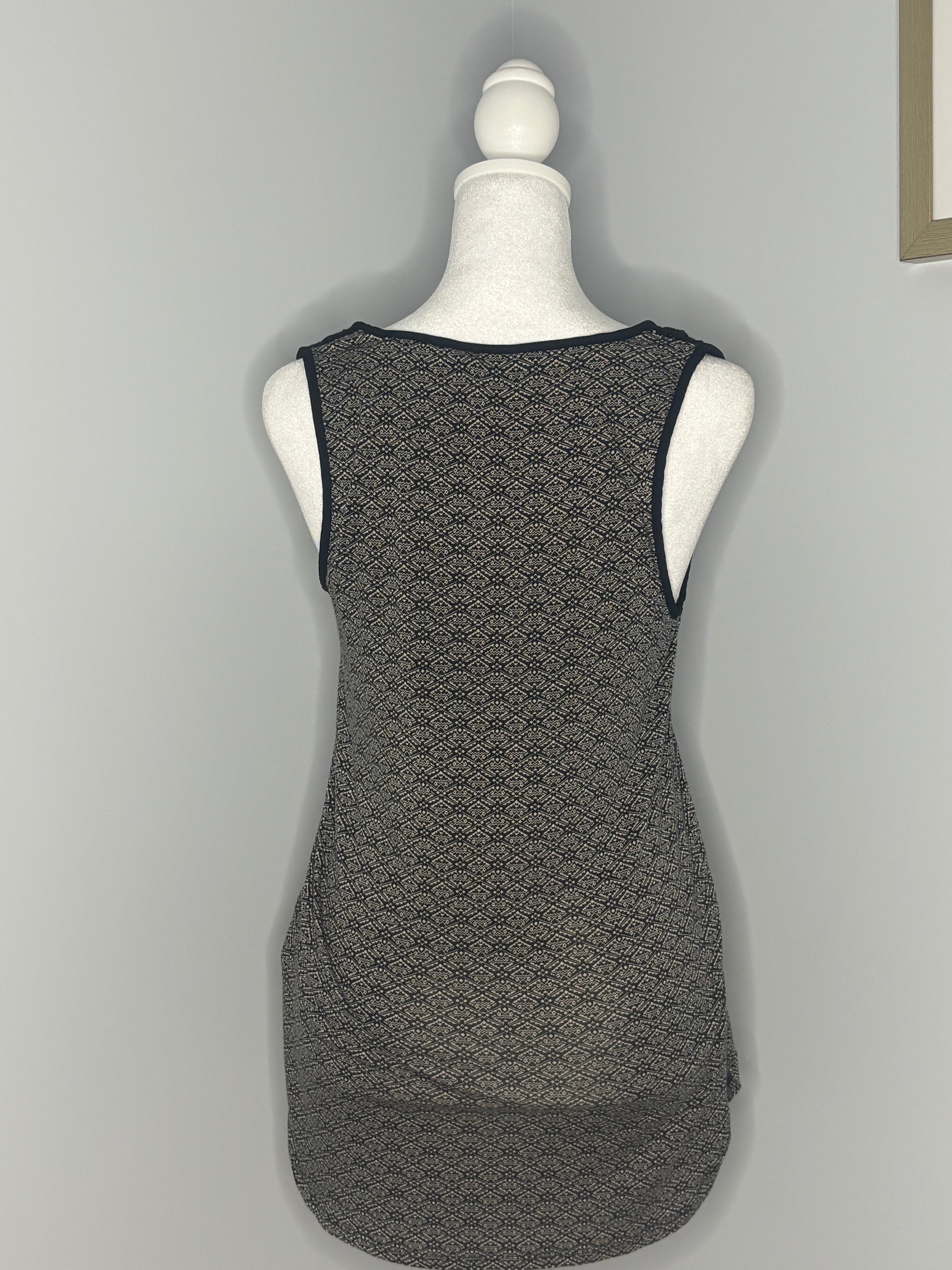 Reitman's Crochet Neck Sleeveless Top