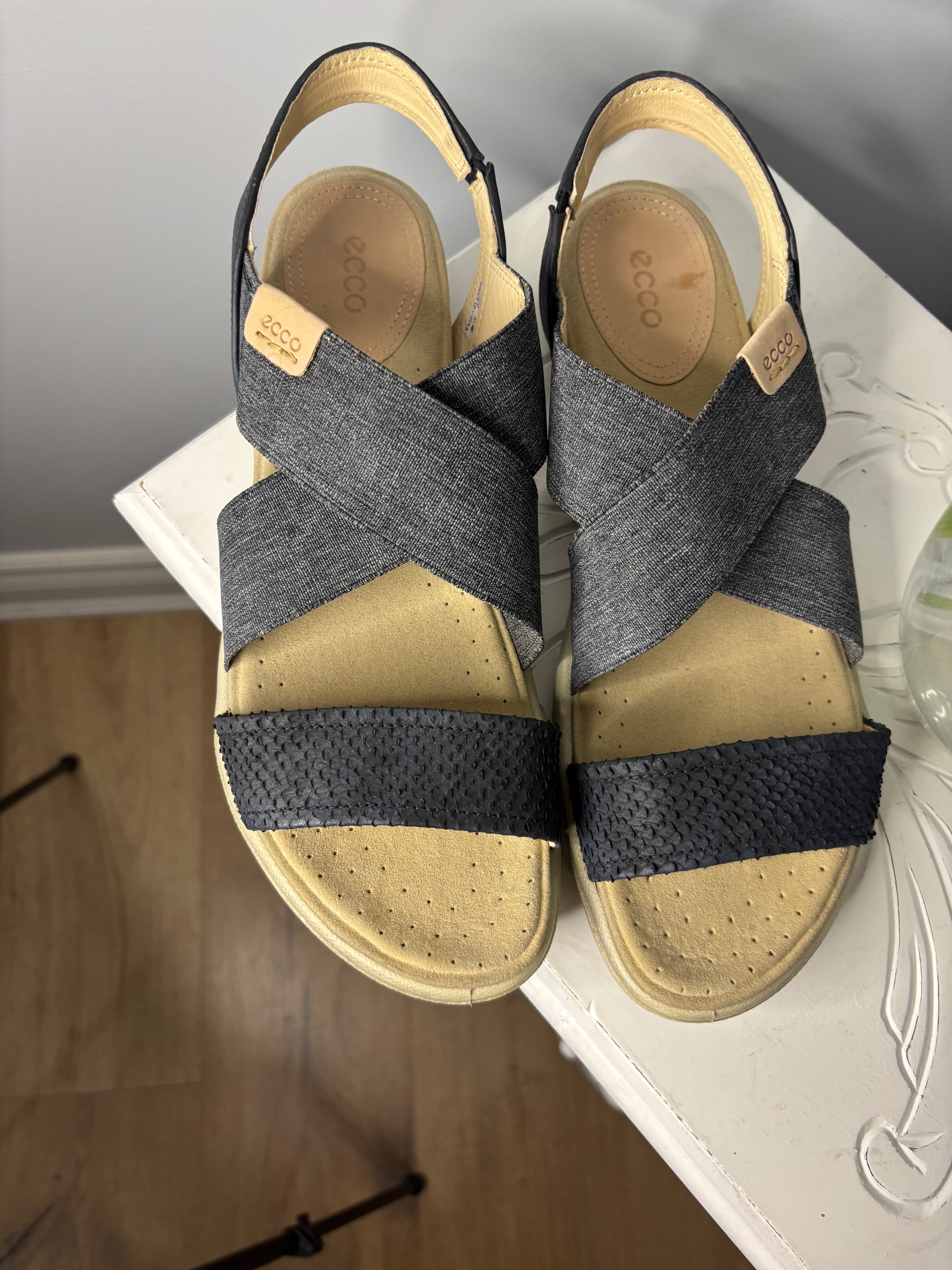 ECCO Women's Size 9 Comfort Slingback Sandals Navy Grey Cross-Strap Walking Shoes