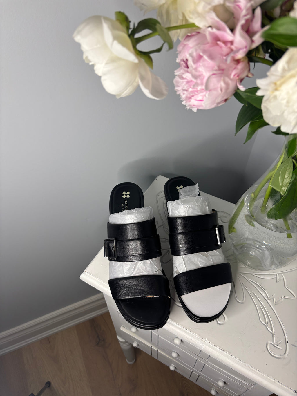 Naturalizer Black Comfort Slide Sandals – Size 9.5M