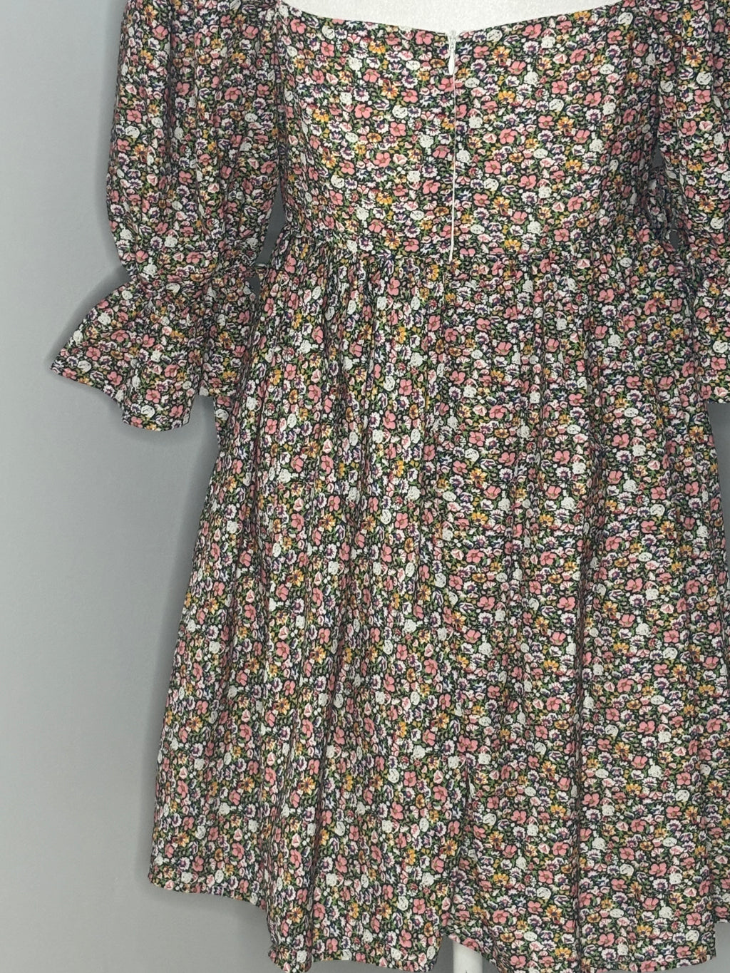 Little Mountain Vancouver Cordova Floral Dress – Size Medium