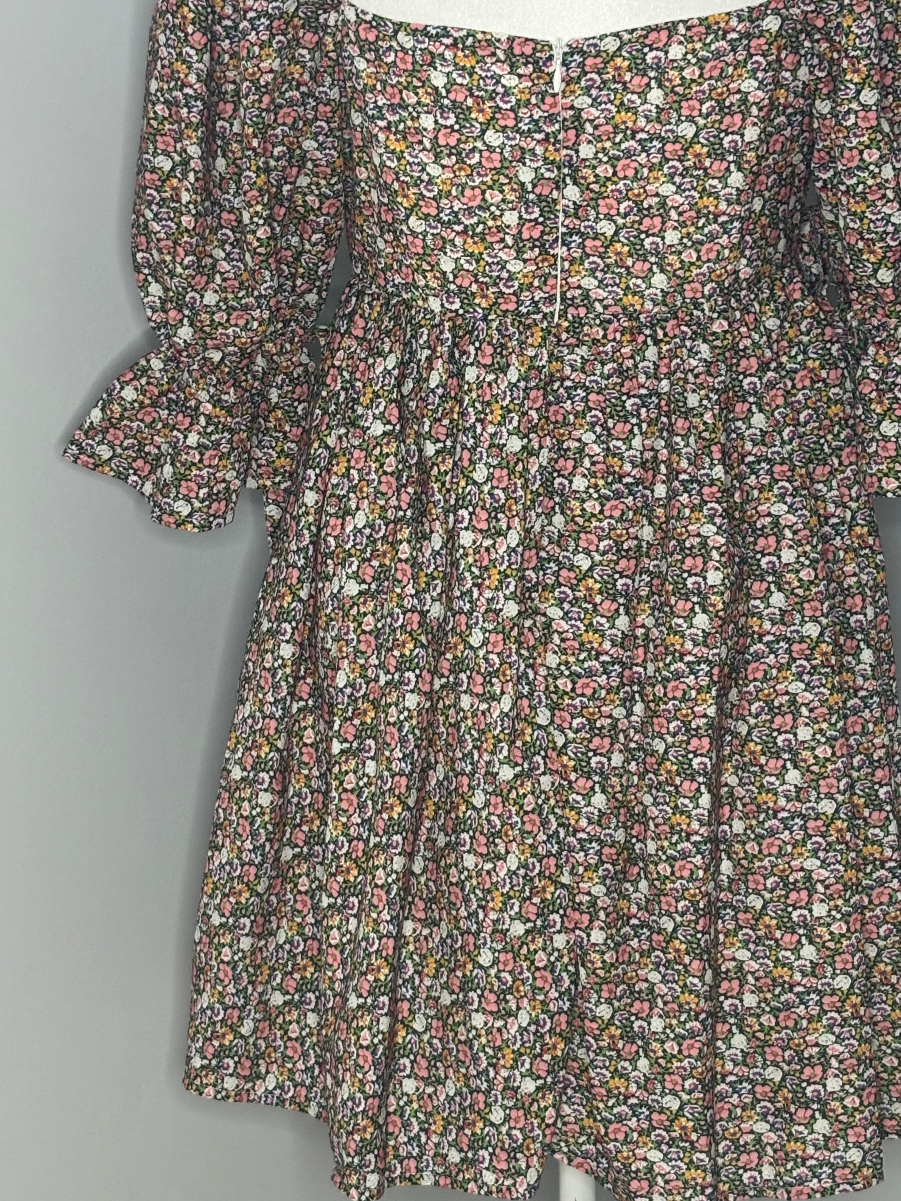 Little Mountain Vancouver Cordova Floral Dress – Size Medium