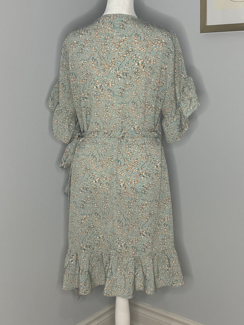 Love Stitch Sage Floral Wrap Dress – Size Large