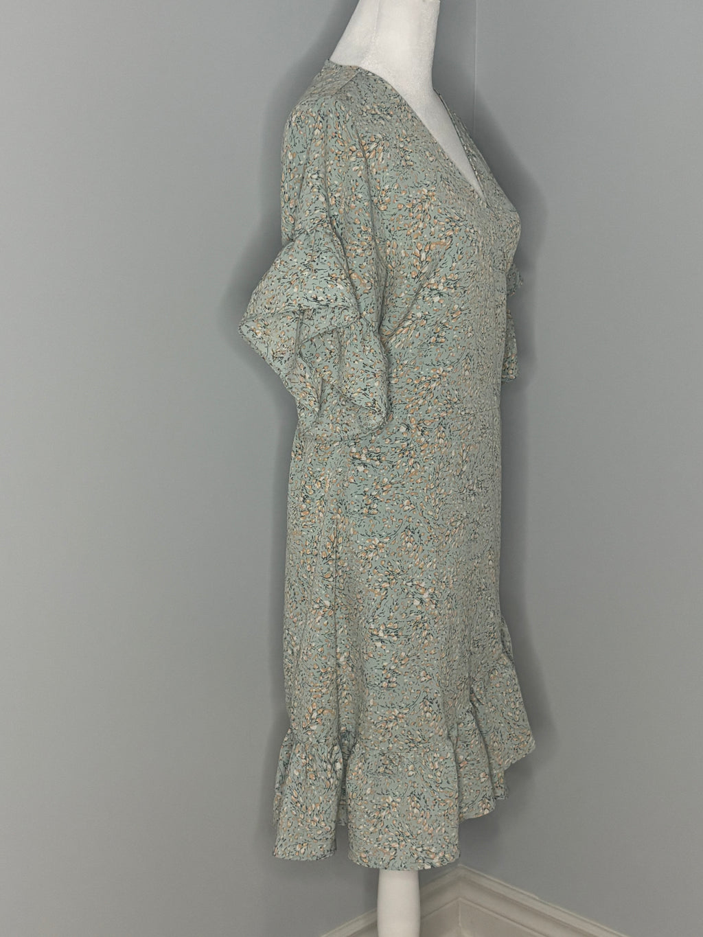 Love Stitch Sage Floral Wrap Dress – Size Large