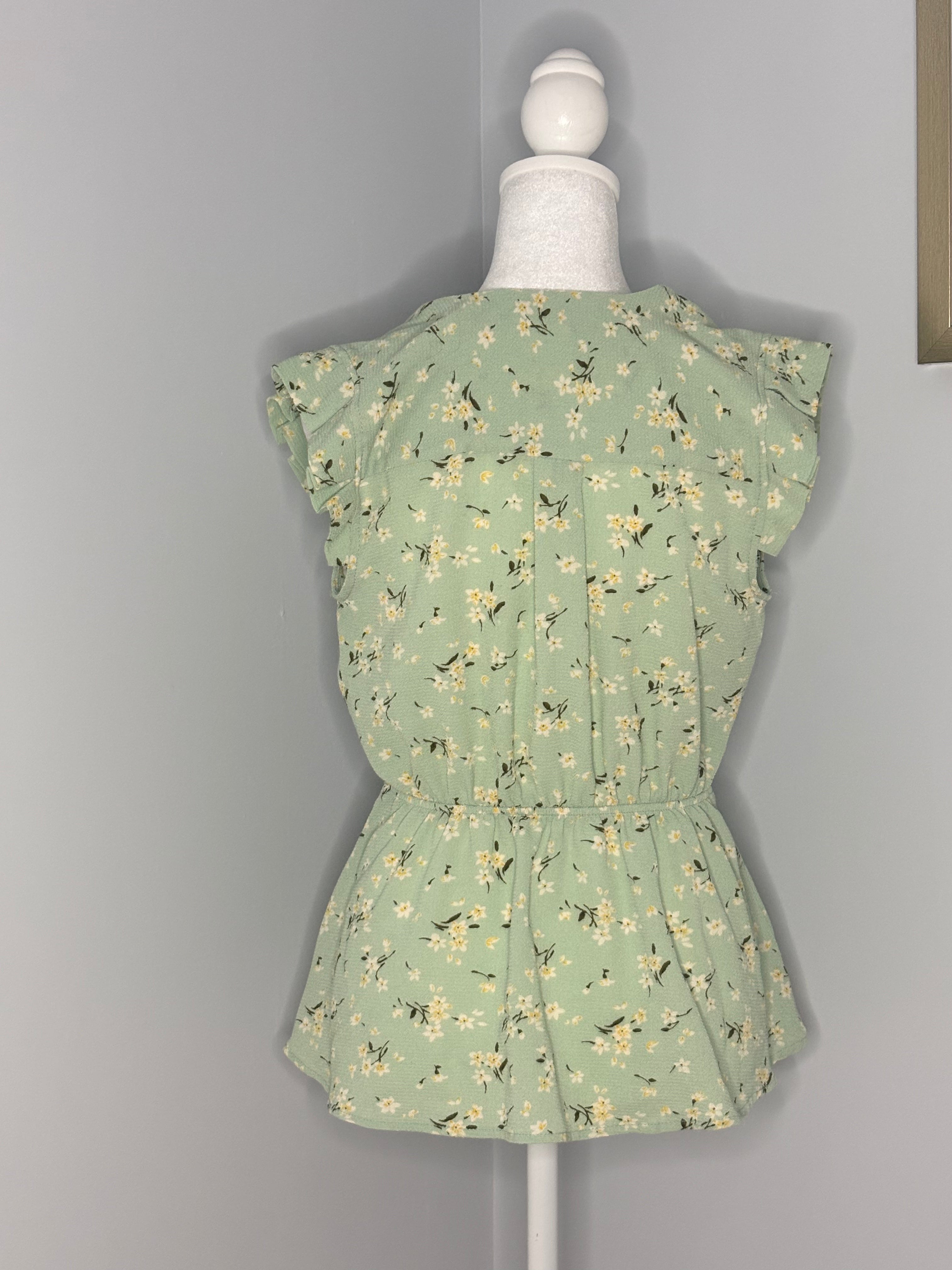 Monteau Los Angeles Floral Faux Wrap Peplum Top Size Medium