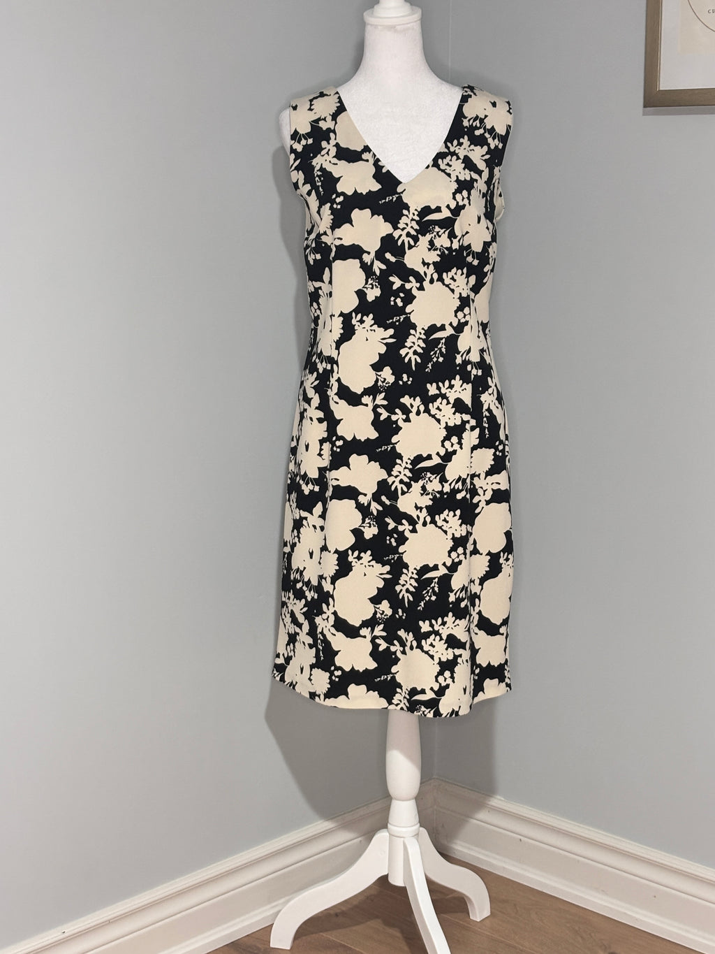 Laura Black & Ivory Floral Sheath Dress – Size 12 (NWT)
