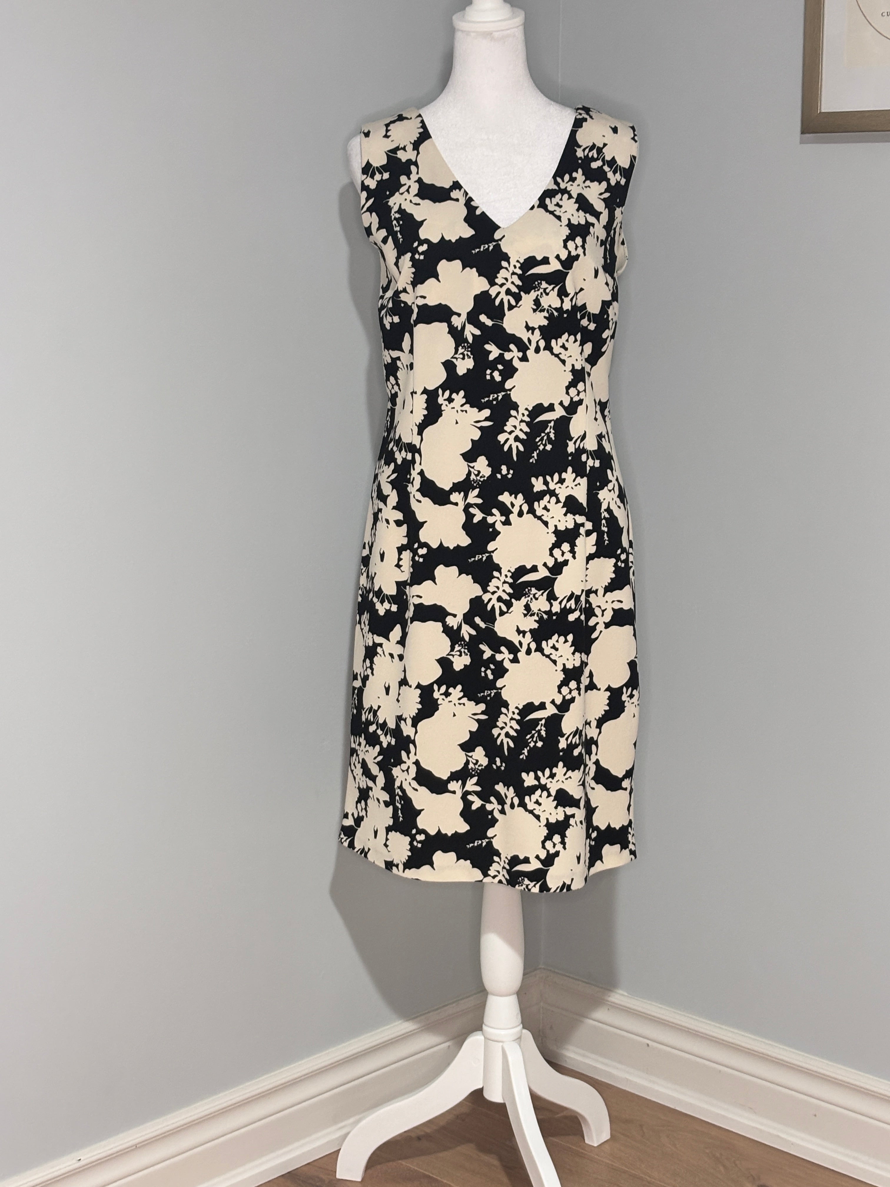 Laura Black & Ivory Floral Sheath Dress – Size 12 (NWT)