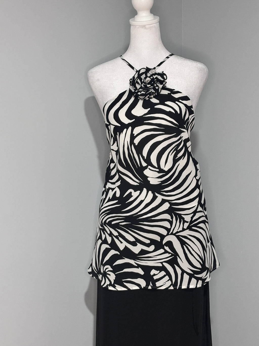 Melanie Lyne sleeveless blouse Size 10