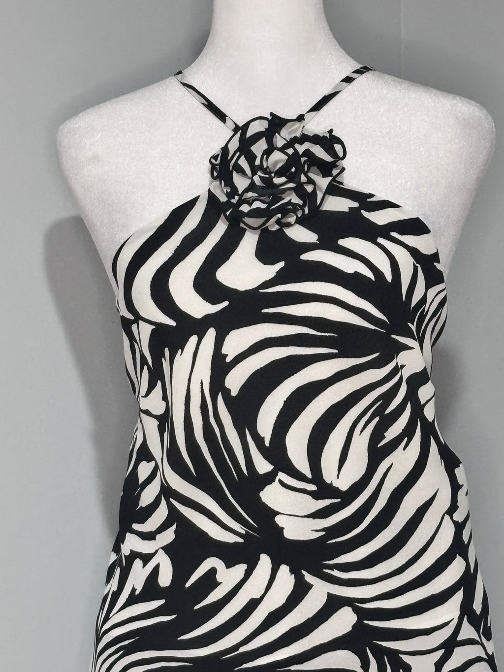 Melanie Lyne sleeveless blouse Size 10