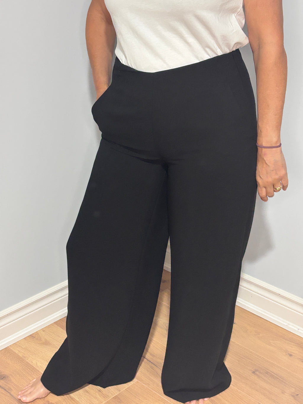 Melanie Lyne Wide-Leg Pants – Size 10