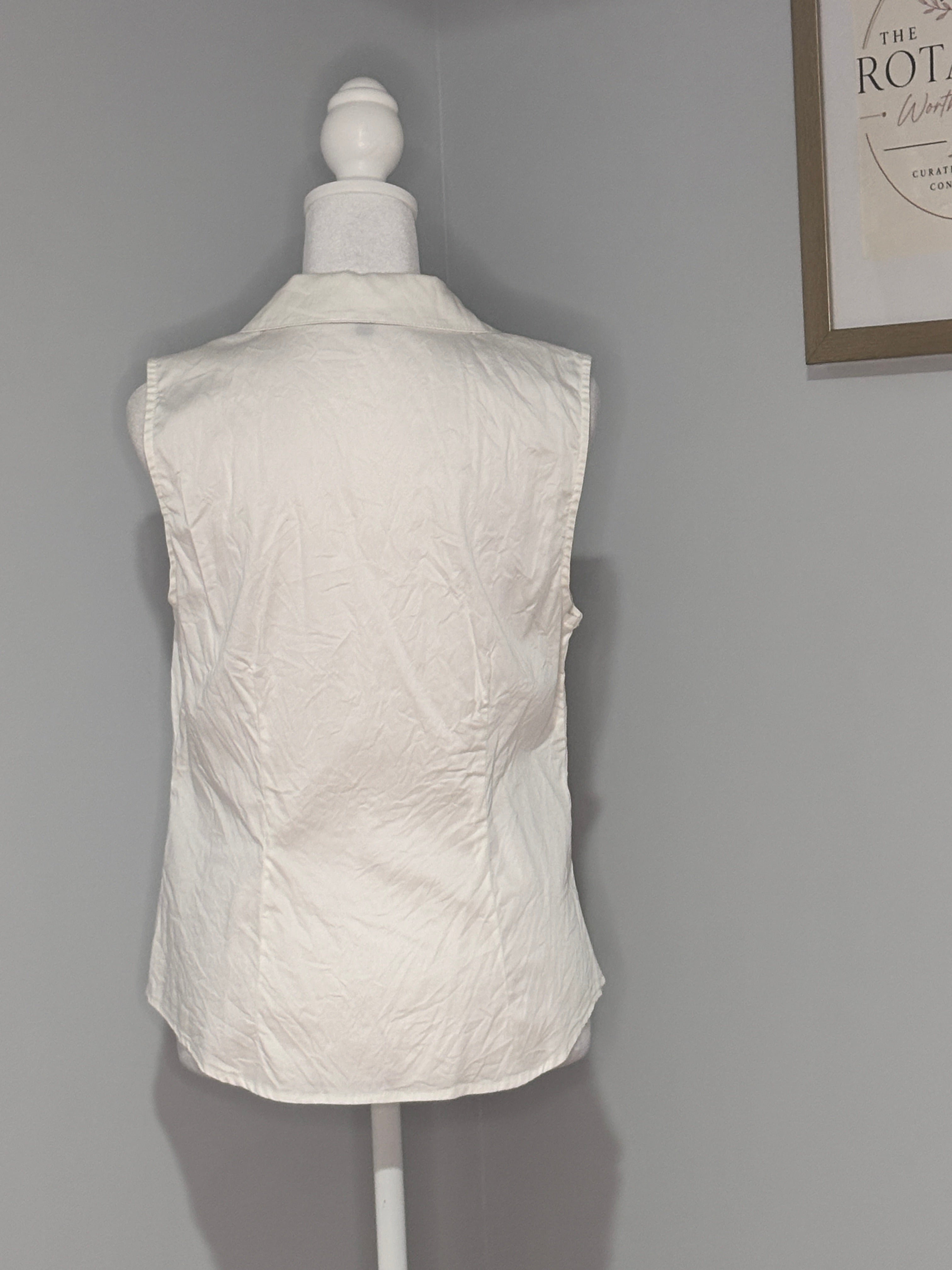 Melanie Lyne Sleeveless Zip-Front Blouse – Size 10