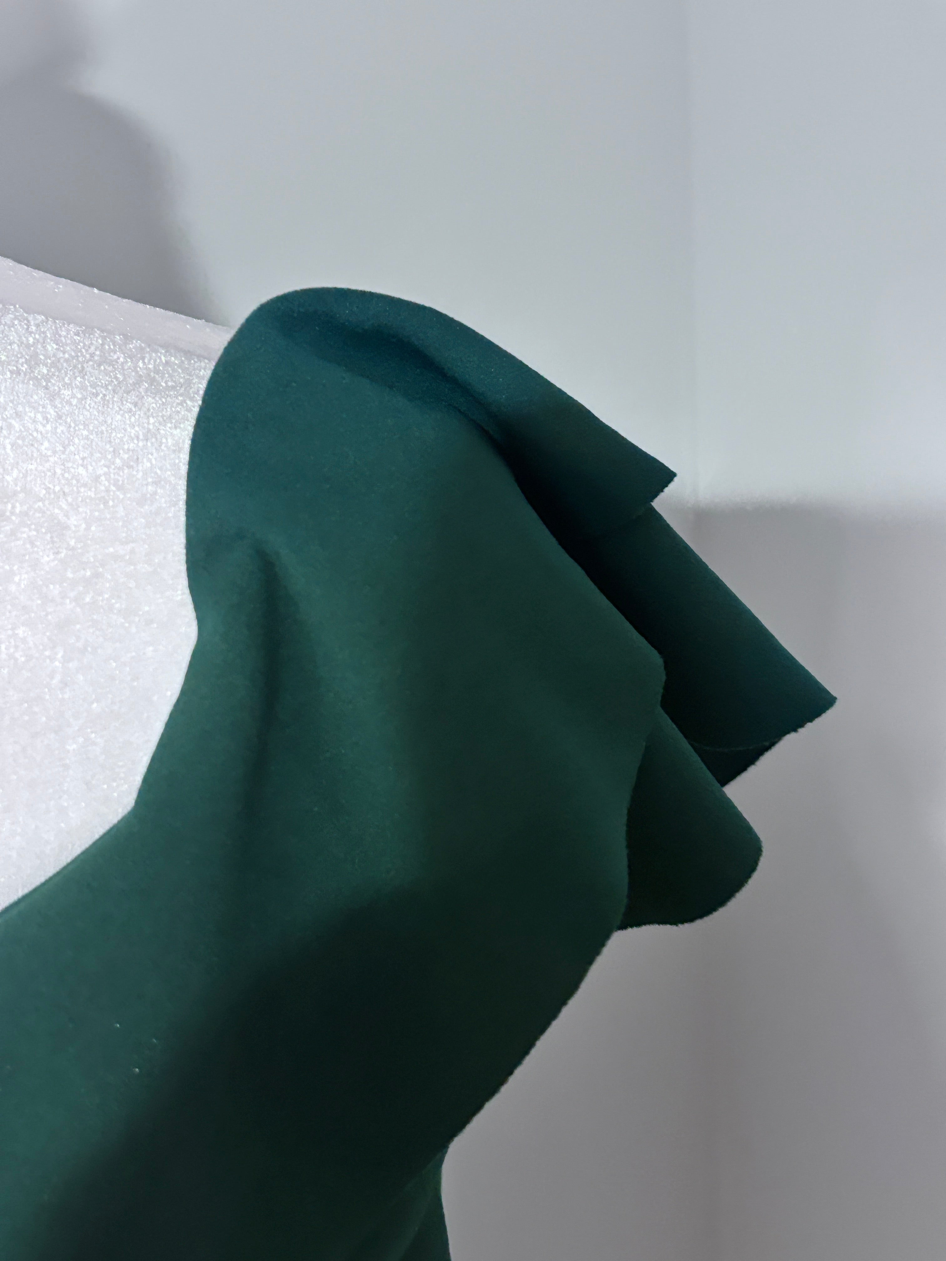 Emerald Green Off-the-Shoulder Ruffle Midi Dress | UK 16 (Approx. CA 14)