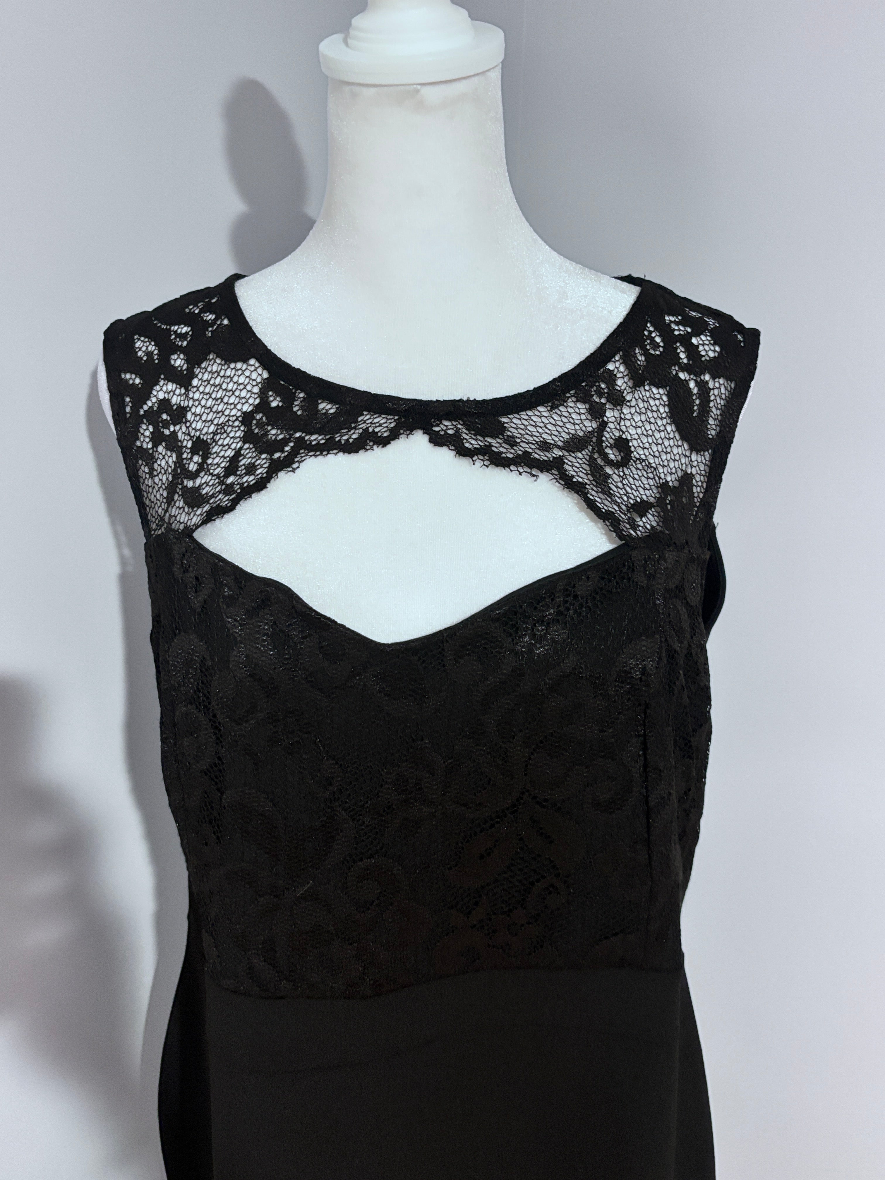 Black Lace Cocktail Dress – Size 18